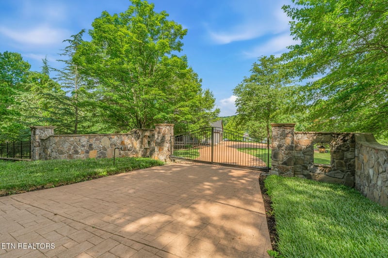 4205 Guinn Rd, Knoxville, TN 37931