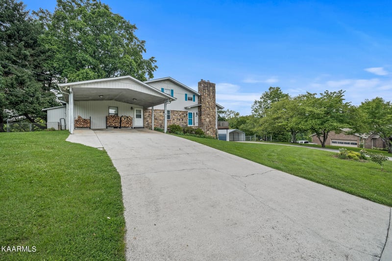 4205 Willowbrook Ln, Rockford, TN 37853