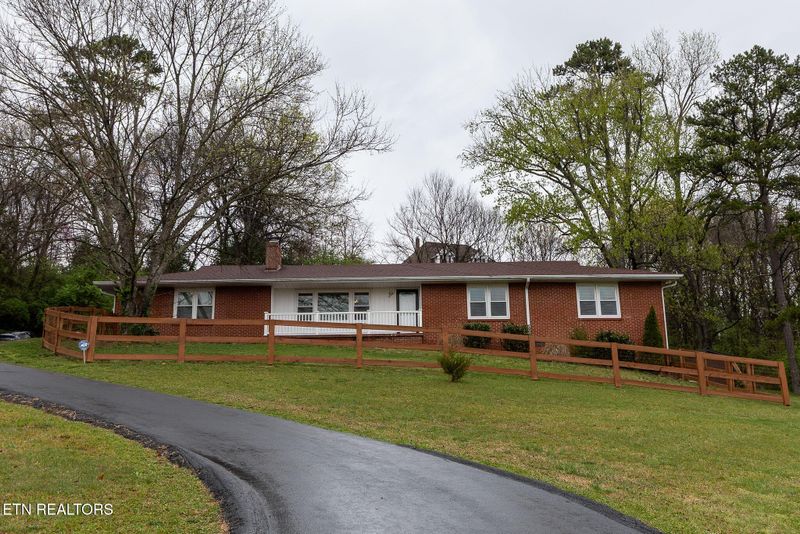 4207 Sherry Dr, Knoxville, TN 37918