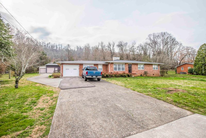 4208 Doris Cir, Knoxville, TN 37918