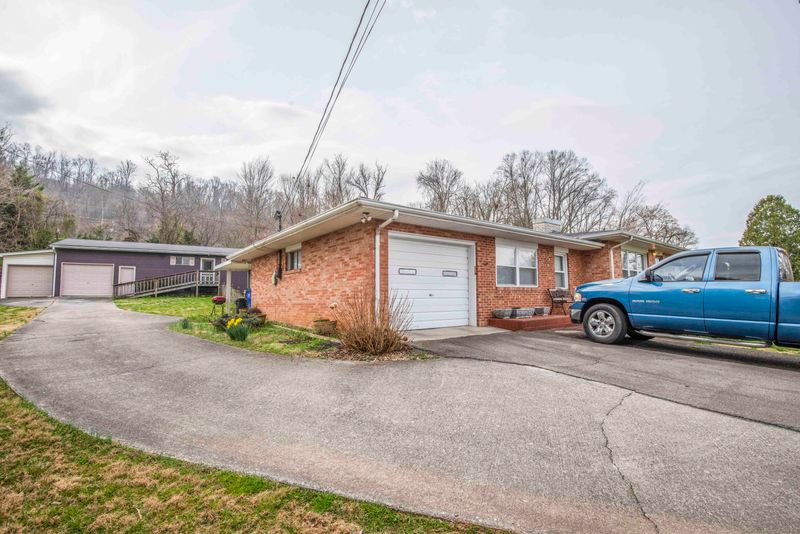 4208 Doris Cir, Knoxville, TN 37918