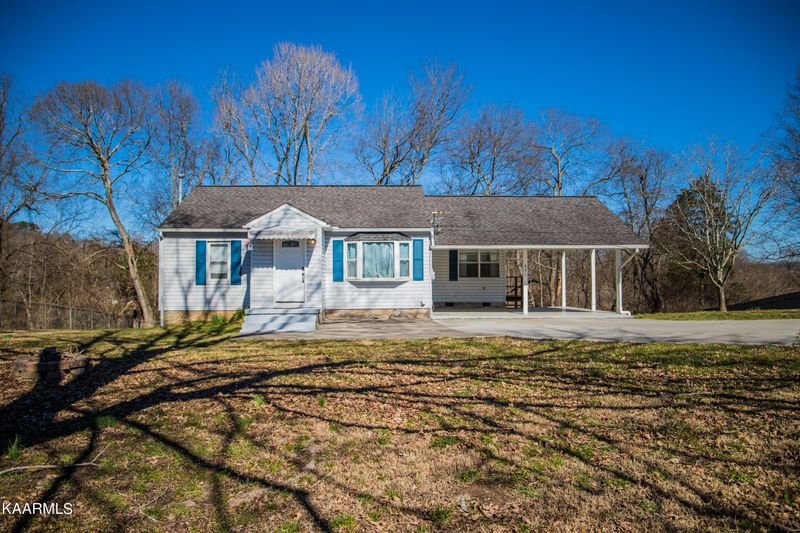 421 Beets St, Clinton, TN 37716