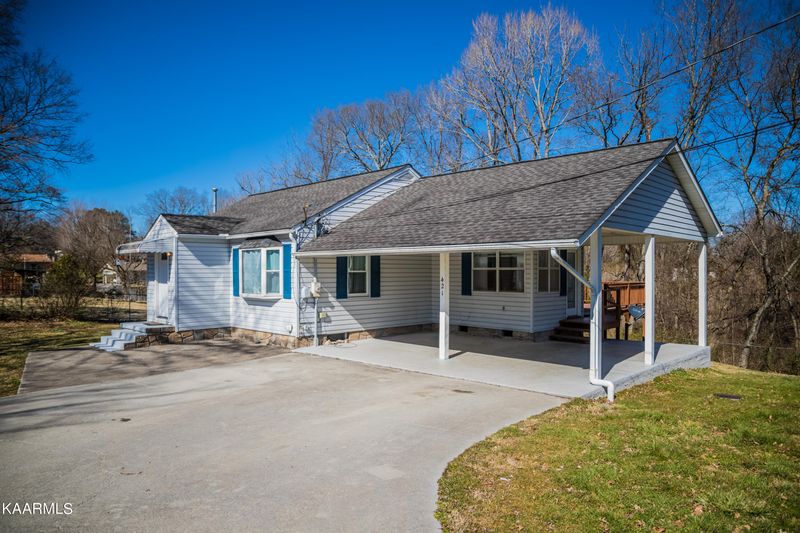 421 Beets St, Clinton, TN 37716