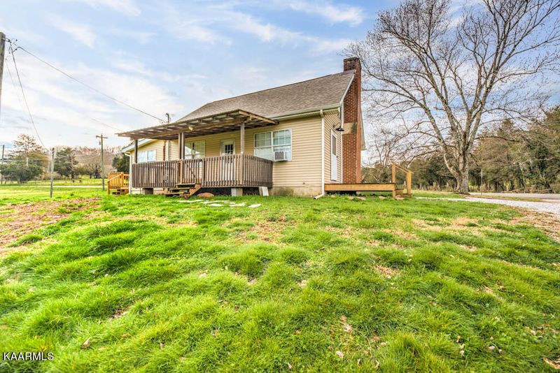 421 Brushy Valley Rd, Clinton, TN 37716