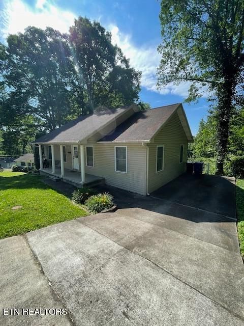 421 Delaware Ave, Oak Ridge, TN 37830