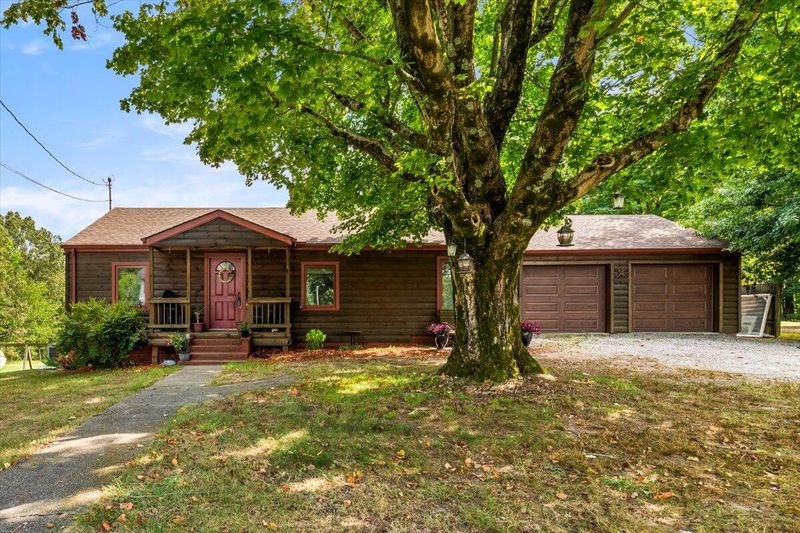 421 Eaves St, Athens, TN 37303