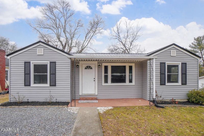 421 Hicks St, Athens, TN 37303
