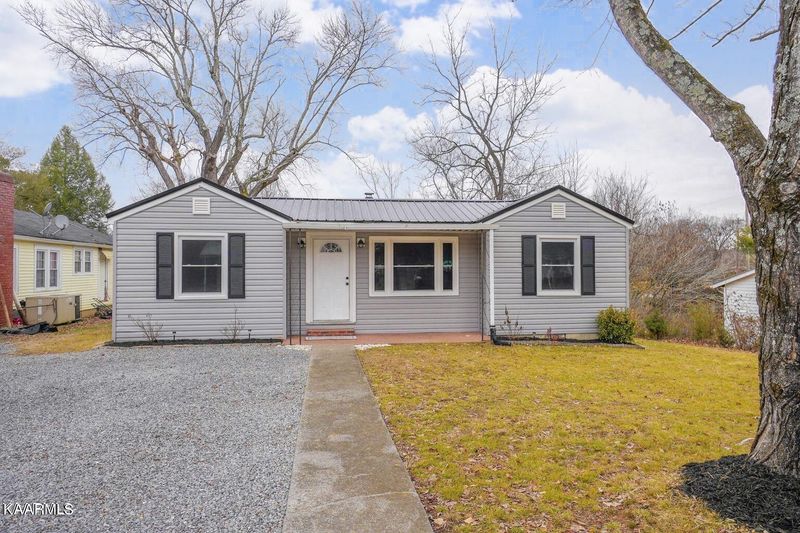 421 Hicks St, Athens, TN 37303