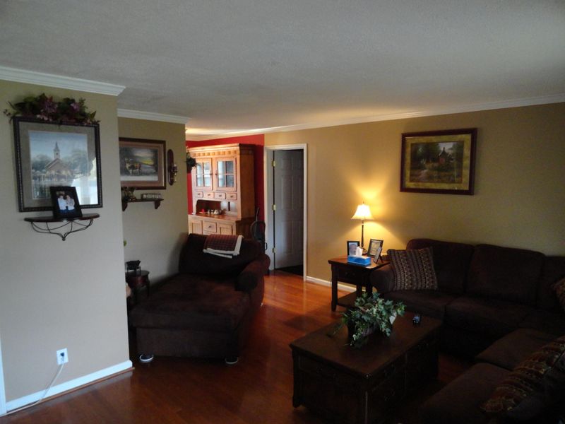 421 Highland Dr, Clinton, TN 37716