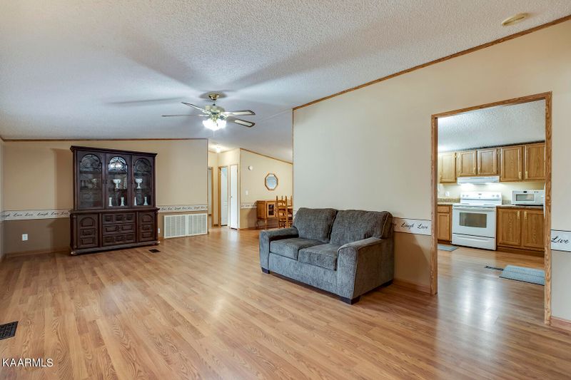 421 Myers Rd, Kingston, TN 37763