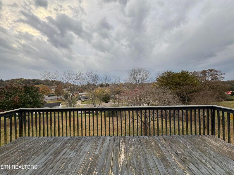 421 River Bend Dr, Loudon, TN 37774