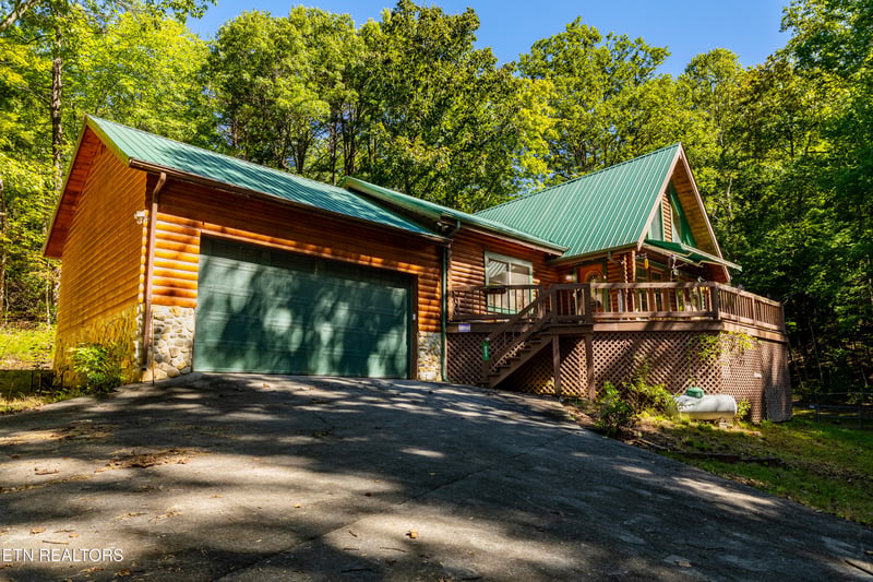 421 Smithfield Rd, Tellico Plains, TN 37385