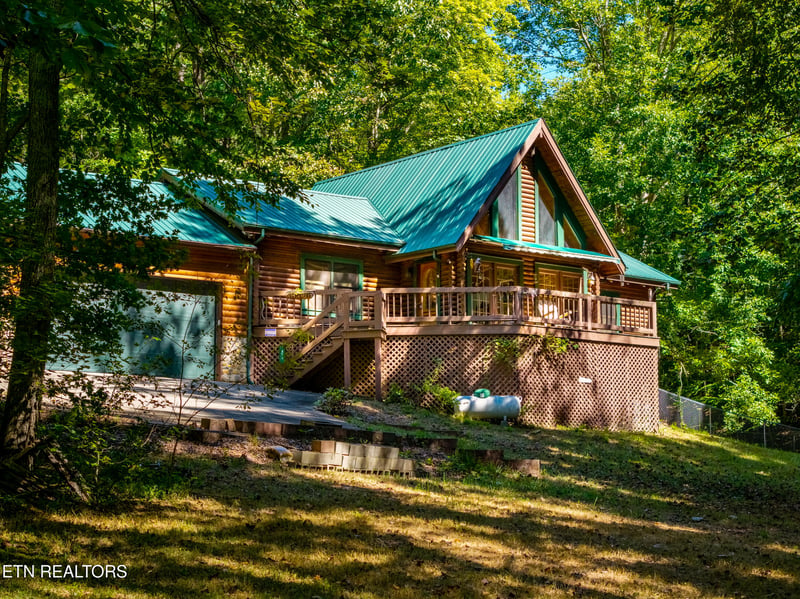 421 Smithfield Rd, Tellico Plains, TN 37385