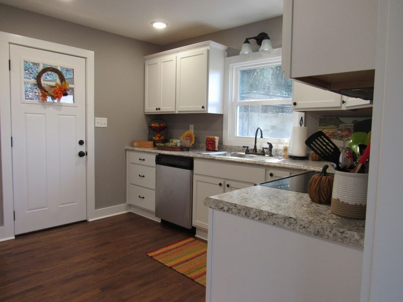 4210 Reed Rd, Louisville, TN 37777