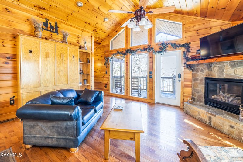 4210 Round Top Way, Sevierville, TN 37862