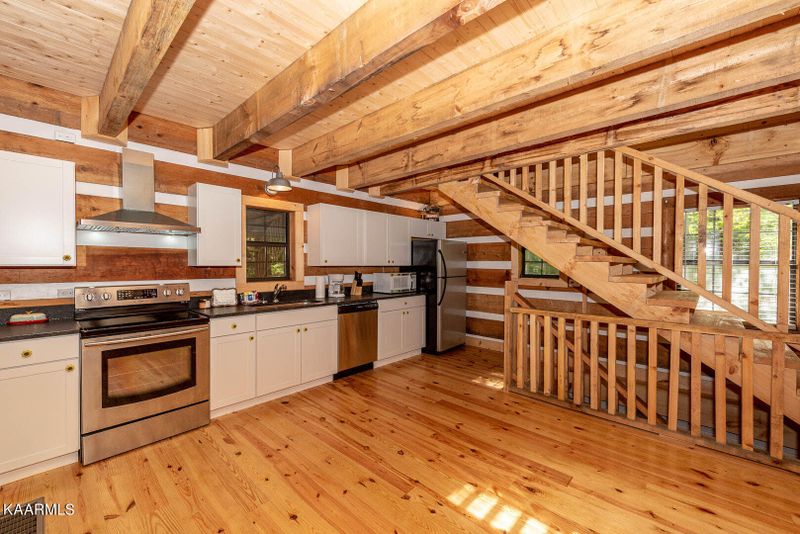 4214 Gamble Ln, Walland, TN 37886