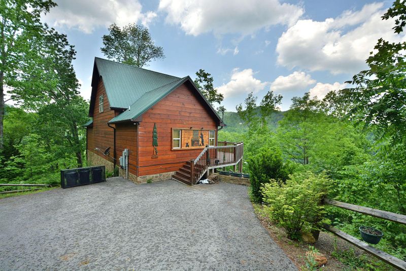 4214 Wild Azalea Ln, Sevierville, TN 37862