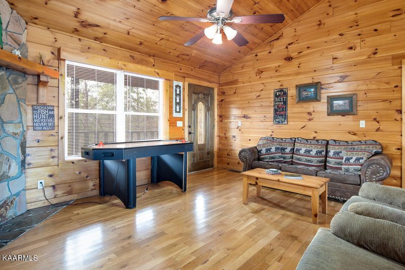 4215 Mountain Rest Way, Sevierville, TN 37876