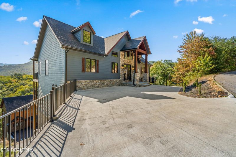 4215 Teaberry Vista Ln, Sevierville, TN 37862