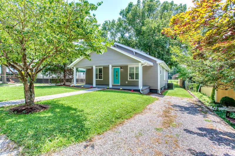 4217 Tomlinson St, Knoxville, TN 37920
