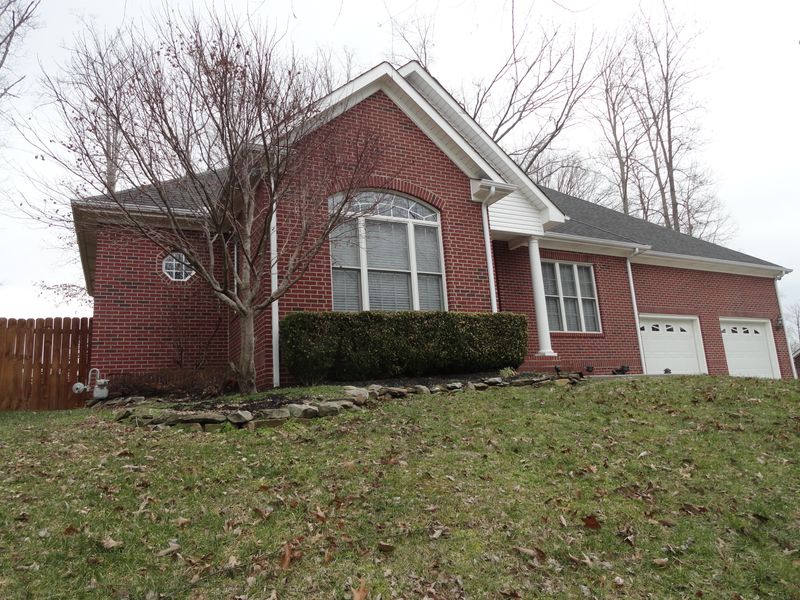 422 Alpine Dr, Clinton, TN 37716