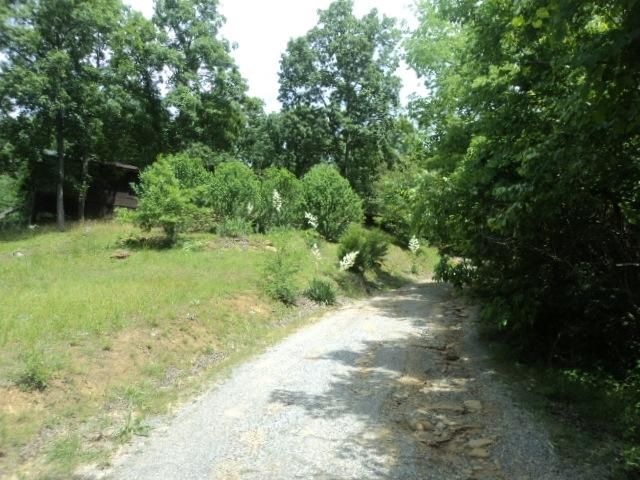 422 Bob Hollow Rd, Sevierville, TN 37876