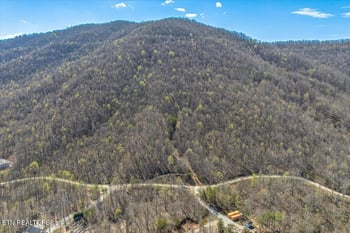 422 Crooked Branch Rd, Huntsville, TN 37756