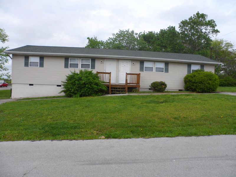422 N Wright Rd, Alcoa, TN 37701