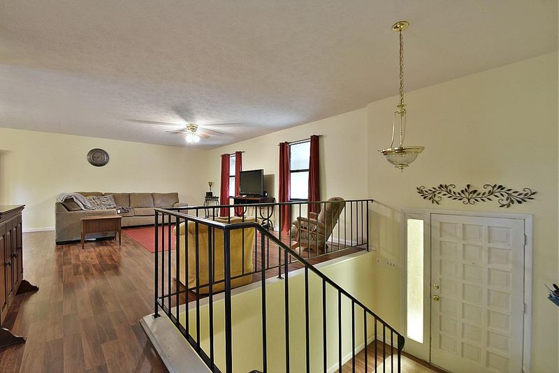 422 Warrior Ln, Harriman, TN 37748