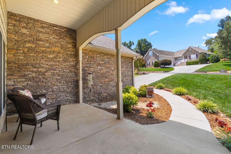 422 Wewoka Cir, Loudon, TN 37774