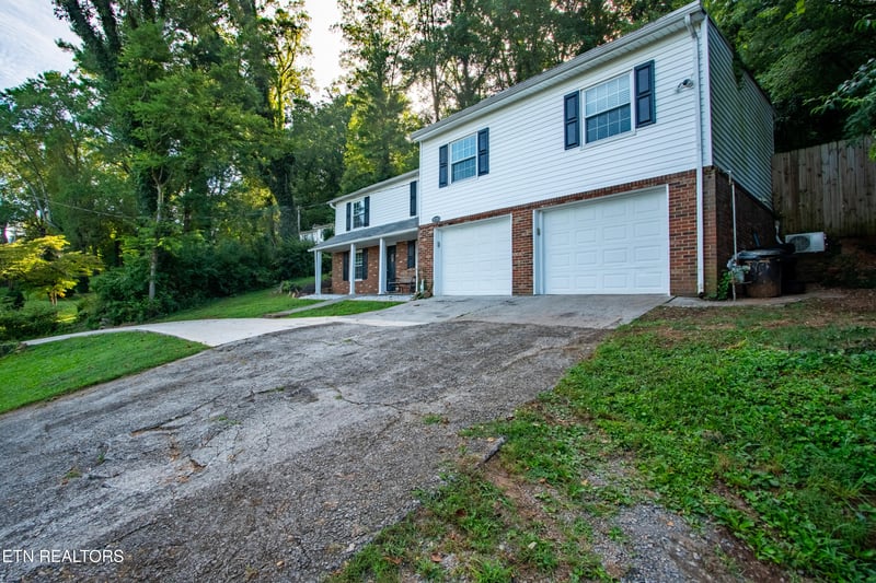 4220 Reed Rd, Louisville, TN 37777
