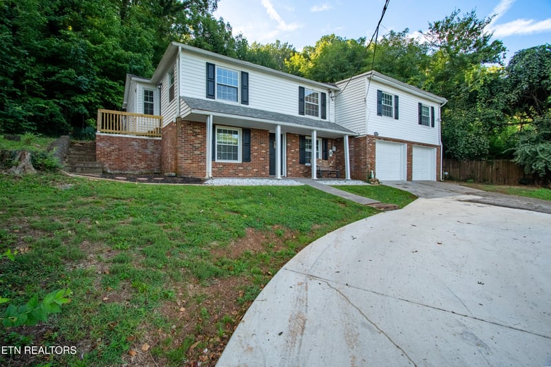 4220 Reed Rd, Louisville, TN 37777