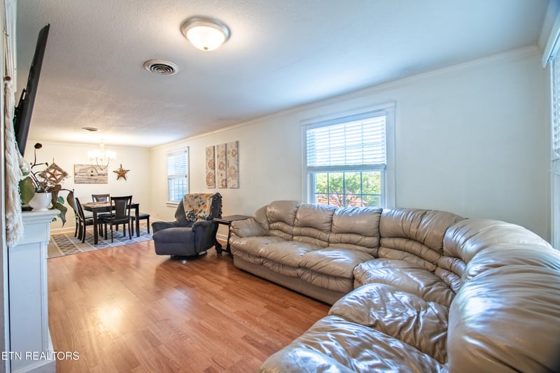 4220 Reed Rd, Louisville, TN 37777