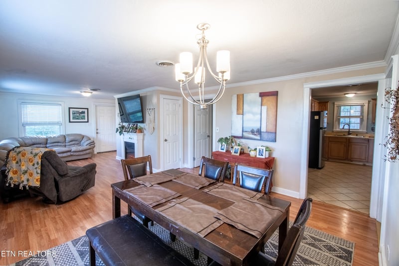 4220 Reed Rd, Louisville, TN 37777