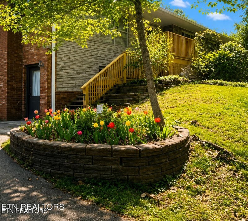 4220 Spar Dr, Knoxville, TN 37918