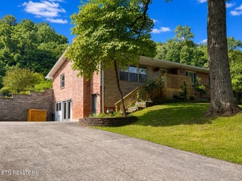 4220 Spar Dr, Knoxville, TN 37918