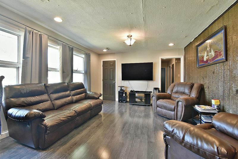 4220 Strolling Dr, Knoxville, TN 37912