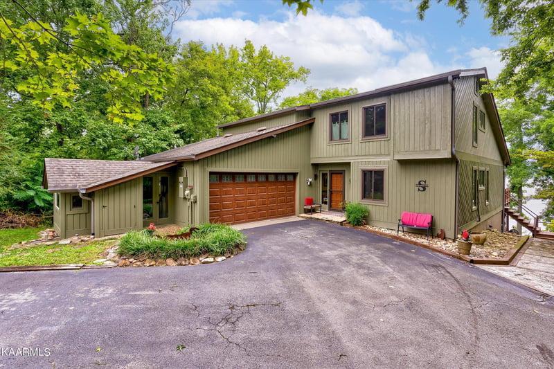 4221 Smoot Ln, Louisville, TN 37777