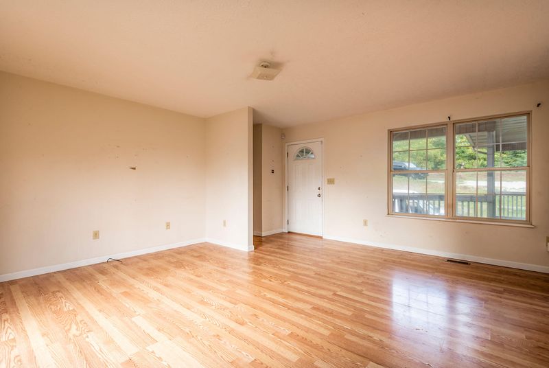 4222 Daniel Rd, Knoxville, TN 37920
