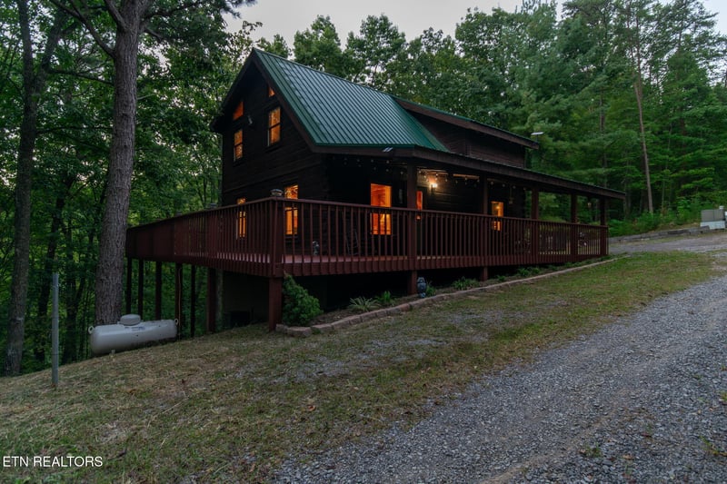 4224 Chamberlain Ln, Sevierville, TN 37862