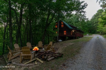 4224 Chamberlain Ln, Sevierville, TN 37862