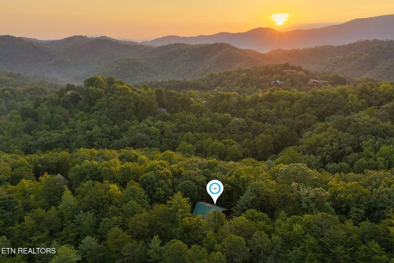 4224 Chamberlain Ln, Sevierville, TN 37862