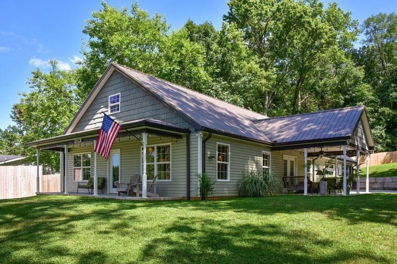 4224 Washington Pike, Knoxville, TN 37917