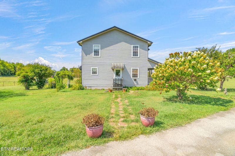 4228 Panoramic View Dr, Maryville, TN 37804