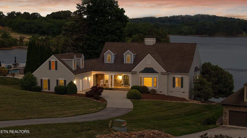 4228 Ridge Water Rd, Louisville, TN 37777