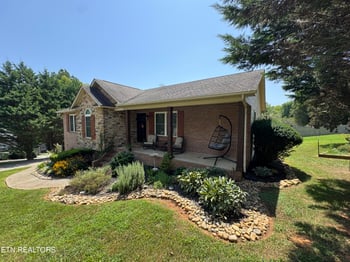 423 Hiddenbrook Ln, Maryville, TN 37804