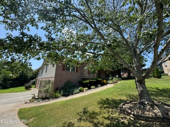 423 Hiddenbrook Ln, Maryville, TN 37804