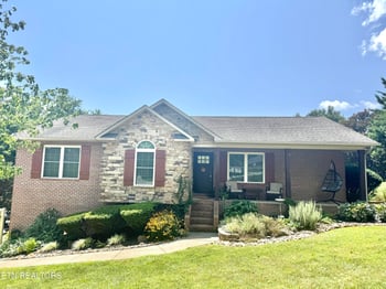423 Hiddenbrook Ln, Maryville, TN 37804