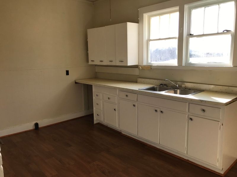 423 Hillside Dr, Harriman, TN 37748