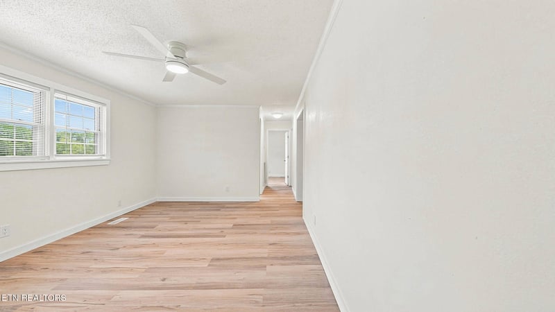 423 Hillside Ln, Athens, TN 37303